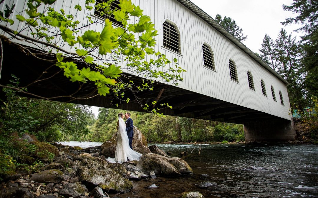 Nikki and Brent | Holiday Farm Resort Wedding | Eugene, Oregon Wedding Photographer