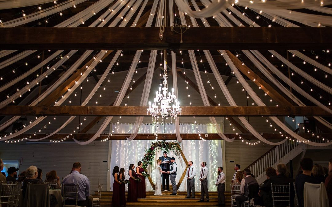 Megan and Joe | Green Villa Barn | Salem Oregon Wedding Photographer