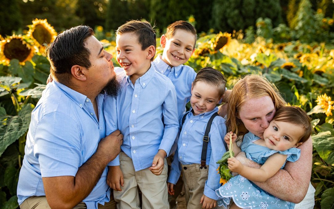 V Family | Lee Farms Sunflower Festival | Oregon Family Photographer