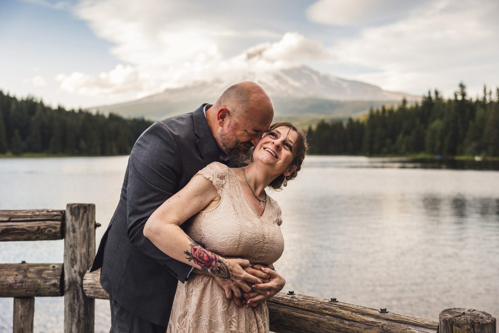 Trillium Lake Engagement Photos outside of Portland Oregon