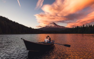 Trillium Lake Engagement Photos in Portland, Oregon | Jonathan and Katie