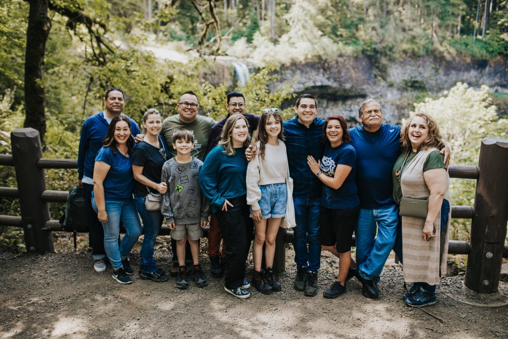 Large family portrait taken at Silver Falls State Park
